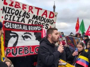 ¡París se levanta! Movilización multinacional en Trocadéro exige la libertad inmediata de Maduro y Cilia.