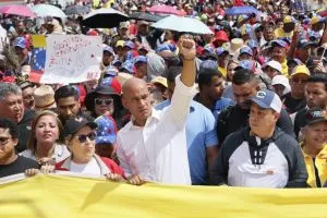 ¡Ejército de tizas y conciencia! Héctor Rodríguez: "La educación gratuita es una victoria de los maestros frente al terrorismo yanqui"
