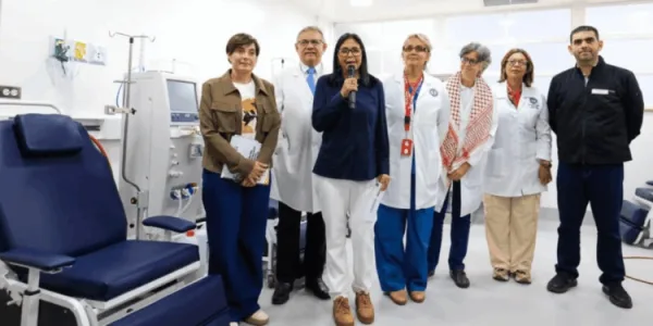 Delcy Rodríguez alcanza 176 salas de diálisis y fortalece la red nefrológica nacional.