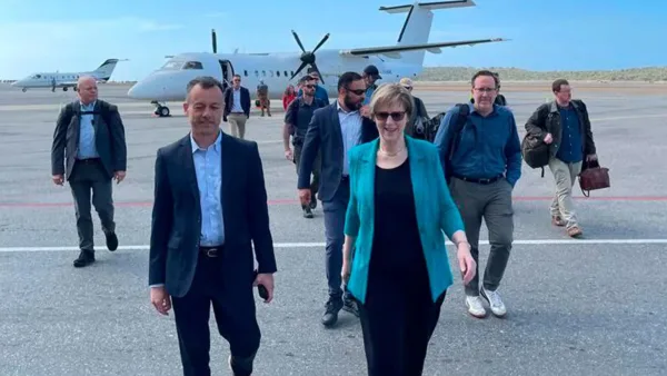 Diplomacia en movimiento: Laura Dogu llega a Caracas para liderar la misión de EE. UU. en Venezuela.