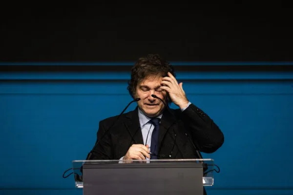 El saldo de la "motosierra": Más de 63 mil familias a la calle tras dos años de gestión de Milei en Argentina.