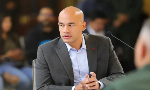 Carnavales 2026: Educación prohíbe pedir dinero y disfraces caros en las escuelas.