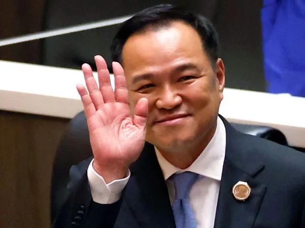 Tailandia decide su futuro: Anutin Charnvirakul se proclama ganador mientras el país vota por una nueva Constitución.