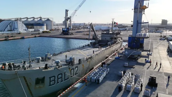 Solidaridad en alta mar: México envía más de 800 toneladas de alimentos y suministros a Cuba.