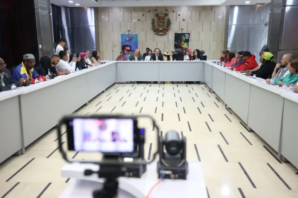 Movimientos sociales del mundo cierran filas por una Latinoamérica como «Zona de Paz» y exigen liberación de Maduro.