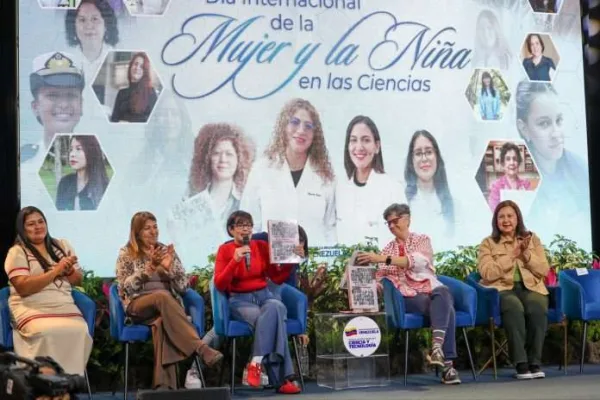 Ciencia con rostro de mujer: Delcy Rodríguez lanza convocatoria nacional para proyectos de investigación femenina.