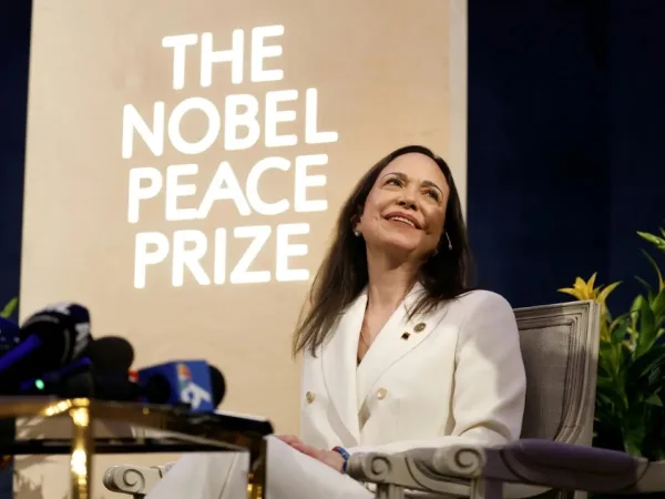 Diosdado Cabello revela "giro desesperado" de María Corina Machado hacia el bando demócrata en EE. UU.