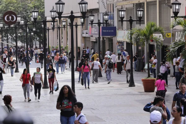 8 de cada 10 venezolanos aseguran que el país va por «buen camino», según Hinterlaces.