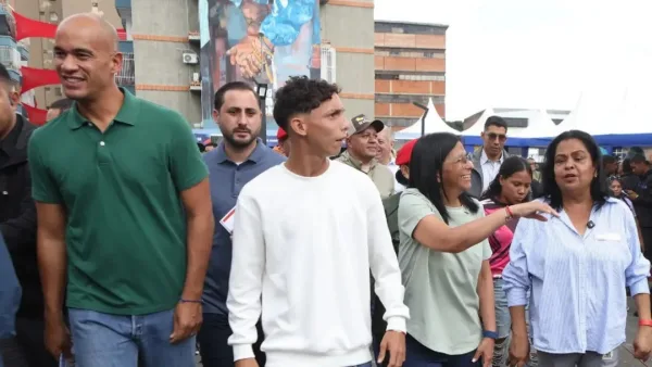 ¡Juventud a producir! Delcy Rodríguez anuncia financiamiento para 400 proyectos de emprendimiento.