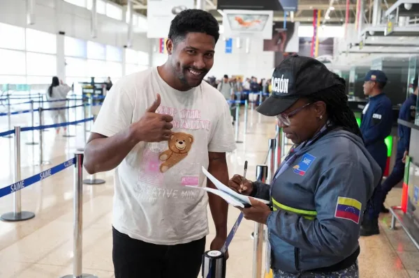 Retornan 109 venezolanos desde Miami en un nuevo vuelo de la Gran Misión Vuelta a la Patria.