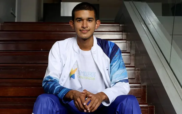 ¡Orgullo nacional! El venezolano César Leal conquista medalla de plata en Olimpiada Internacional de Matemáticas.