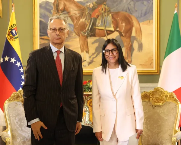 Venezuela e Italia refuerzan lazos en diálogo entre Delcy Rodríguez y Antonio Tajani.