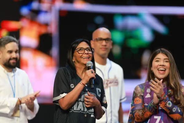 ¡De la idea a la acción! Delcy Rodríguez anuncia financiamiento para 400 proyectos productivos de la juventud.