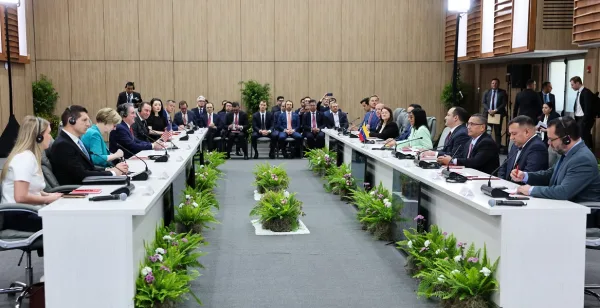 ¡Inversión en grande! Delcy Rodríguez y Secretario del Interior de EE. UU. aceleran acuerdos mineros en Miraflores.