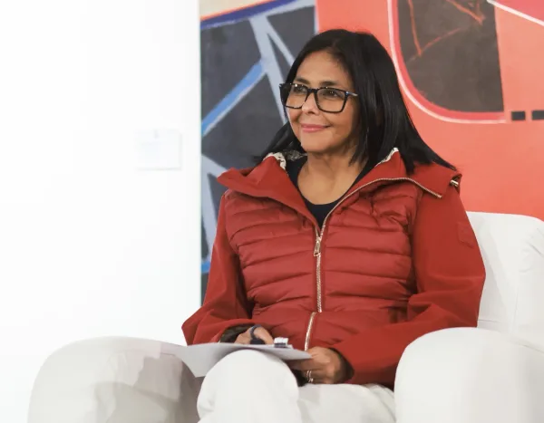 «No es a una persona, es a un país»: Delcy Rodríguez valora el reconocimiento de EE.UU. como un respiro para Venezuela.