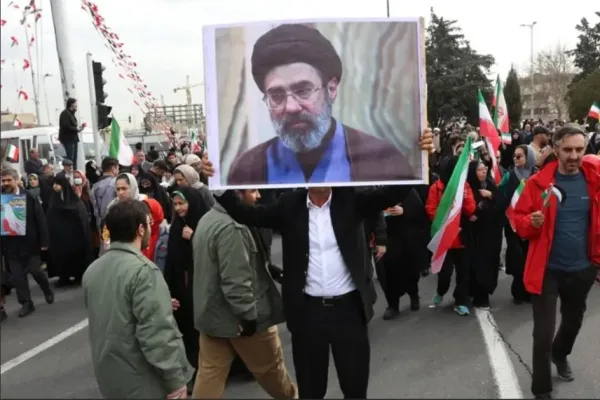 Irán bases militares EE.UU., Mojtabá Jameneí, Conflicto Medio Oriente 2026, El Orituco, Seguridad regional Irán, Geopolítica mundial noticias, Tensión Washington Teherán, Precios petróleo crisis Irán.