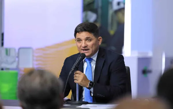 M/G Jorge Márquez Monsalve asume el Ministerio de Hábitat y Vivienda.