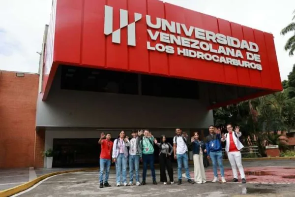 ¡Potencia académica! UCV y Universidad de los Hidrocarburos firman alianza estratégica para el sector energético.