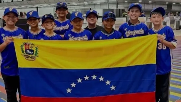 ¡Hazaña en el Quisqueya! Venezuela se corona Campeón Mundial de Béisbol Infantil de forma invicta.