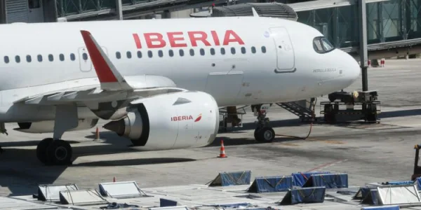 ¡Regresó Iberia! Maiquetía recibe el primer vuelo desde Madrid con ocupación récord.