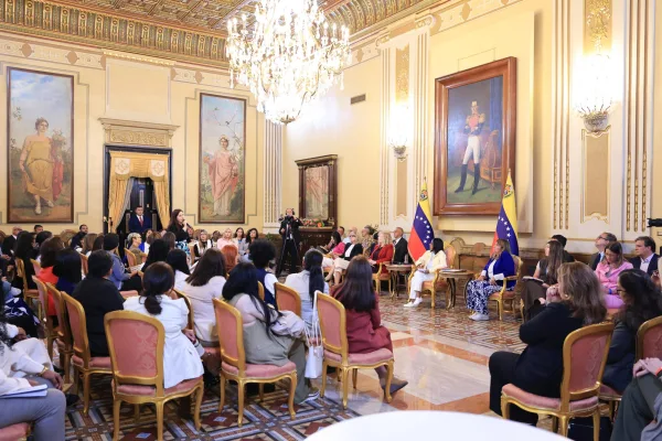 Mujeres al frente: Lideran el 63% de los emprendimientos y el 70% del liderazgo comunitario en Venezuela.