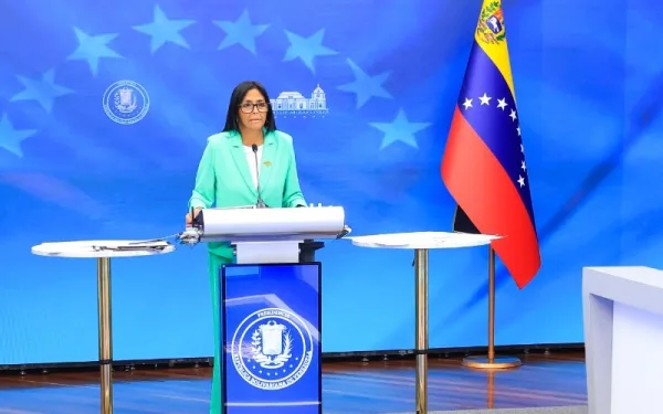 ¡Atención trabajadores! Delcy Rodríguez anuncia incremento salarial para el próximo 1 de mayo.