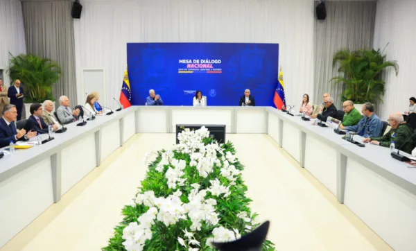 Consenso por el futuro: Delcy Rodríguez instala Mesa de Diálogo para fortalecer salarios y seguridad social.