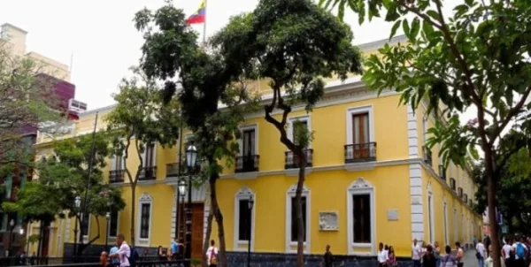 ¡Respeto a la mujer venezolana! Venezuela denuncia ante España "discurso de odio" y racismo contra la Presidenta (E) Delcy Rodríguez.