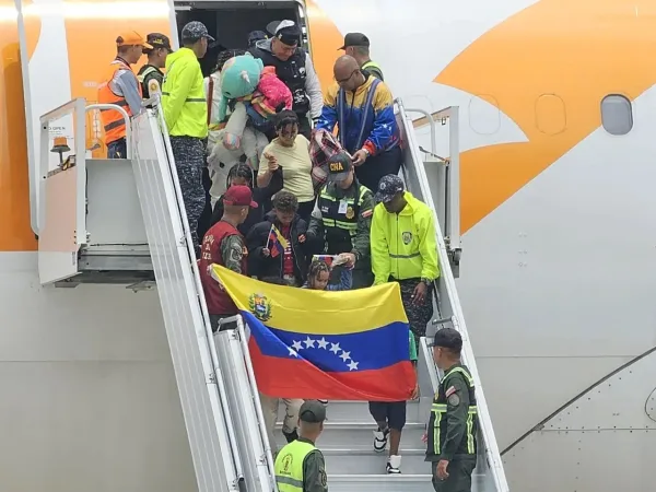 Regresan 151 venezolanos desde EE. UU. en el vuelo 135 de la Gran Misión Vuelta a la Patria.