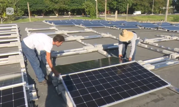 Cooperación Energética: China dona a Cuba una moderna planta solar para fortalecer su matriz eléctrica.