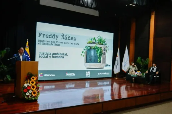 Hacia una narrativa de soluciones: Ministro Freddy Ñáñez inaugura seminario de "Comunicación para la Conciencia Ambiental"