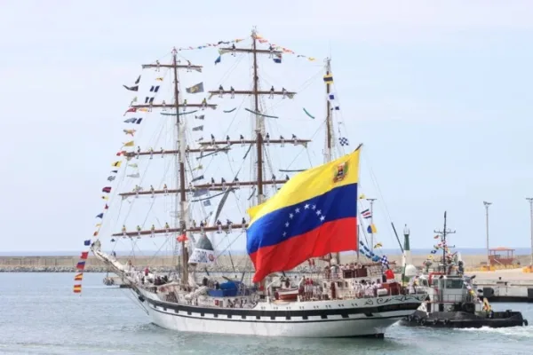 Embajador sin Fronteras: Buque Escuela «Simón Bolívar» culmina con éxito su visita oficial a Cozumel.