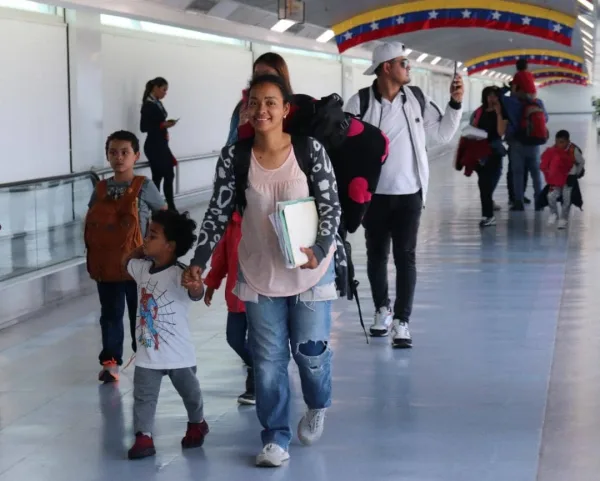 El retorno no se detiene: Arriban 115 venezolanos desde Miami en el vuelo 152 de la Gran Misión Vuelta a la Patria.