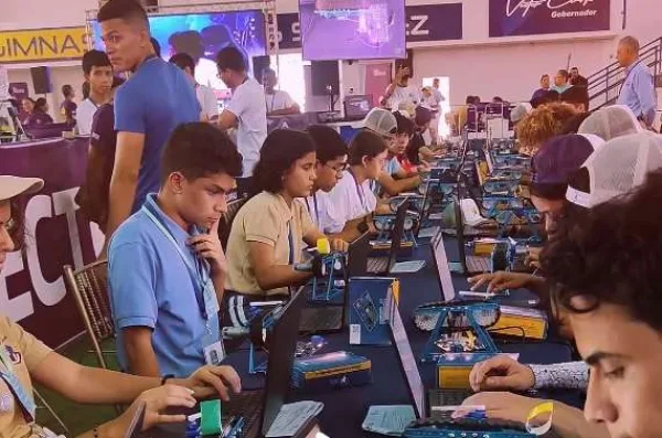 El futuro se construye desde las bases: Caracas recibe a cientos de jóvenes en la Gran Final Nacional de las Olimpiadas de Robótica 2026.