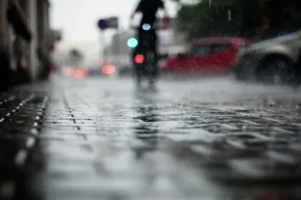 Alertas meteorológicas: Onda Tropical N° 8 avanza sobre el territorio nacional y activa lluvias con actividad eléctrica este jueves.