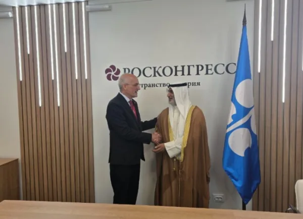Geopolítica energética: Venezuela y la OPEP estrechan alianzas en Rusia para relanzar la producción petrolera nacional.