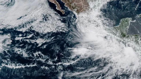 Alerta máxima en Centroamérica: Tormenta tropical «Cristina» amenaza las costas del Pacífico con lluvias torrenciales.