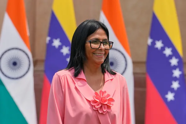 «Deber cumplido»: Presidenta encargada Delcy Rodríguez regresó a Venezuela tras concluir agenda estratégica en Türkiye.