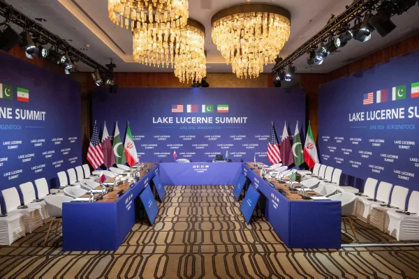 Diplomacia en Suiza: EE.UU. e Irán acuerdan una «hoja de ruta» de 60 días para frenar la escalada de tensiones.