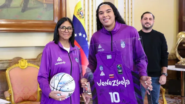 Impulso al tabloncillo: Presidenta (E) Delcy Rodríguez aprueba extender la Superliga Profesional de Baloncesto de 3 a 6 meses.