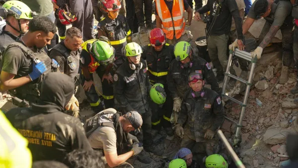 Presidenta (E) Delcy Rodríguez reconoce el heroico rescate de un joven tras 106 horas atrapado.