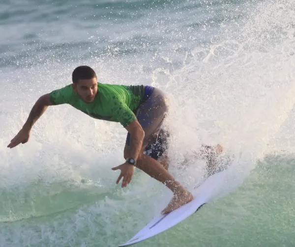 Plateado caribeño: El surfista venezolano José Joaquín López conquista medalla de plata en los Juegos Centroamericanos 2026.