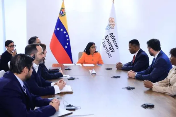 Alianza Sur-Sur: Presidenta (E) Delcy Rodríguez evalúa inversiones en hidrocarburos con la Cámara Africana de Energía.