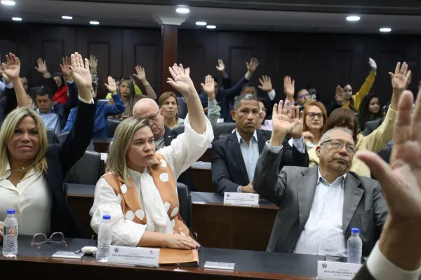 Legislación y diplomacia: Asamblea Nacional celebra sesión extraordinaria para debatir designación embajadora y leyes ambientales y de vivienda.