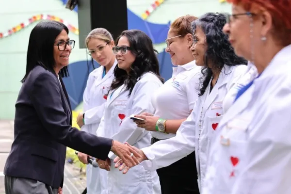 Hacia la modernización asistencial: Gobierno nacional impulsará la digitalización e interconexión del sistema público de salud.