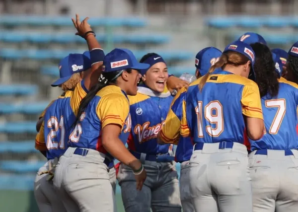 Debut arrollador: Venezuela vence 9-2 a Gran Bretaña en el inicio del Clasificatorio al Mundial de Béisbol Femenino.