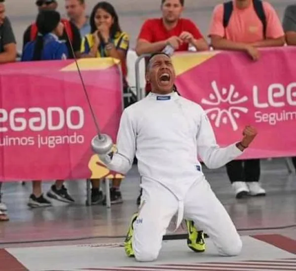 Campeón continental: El esgrimista venezolano Grabiel Lugo conquista la medalla de oro en los Juegos Suramericanos 2026.
